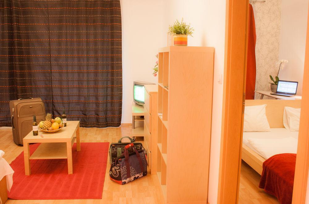 Apartament Akacfa *